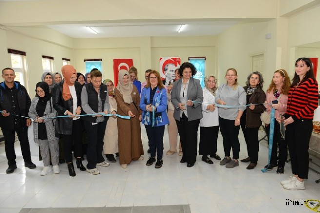 Ahmet Yesevi Mahallesi Kadın Dayanışma ve Yardımlaşma Derneği Yeni Merkezinde