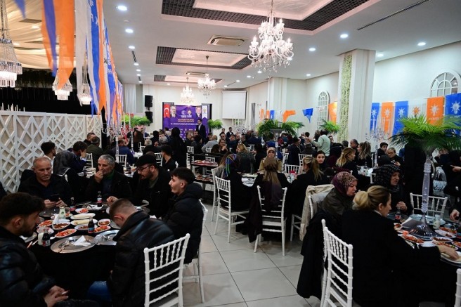 AK Parti Bursa Ailesi Büyümeye Devam Ediyor 