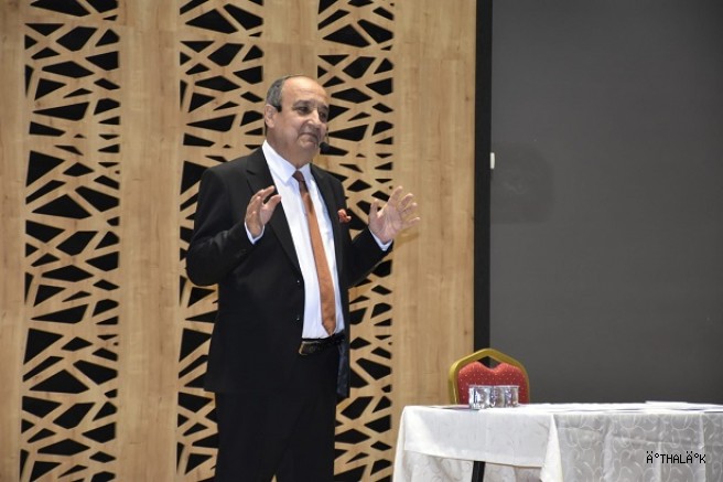 Akif Oktay ile Şiirler Arası Yolculuk” Unutulmaz Bir Akşama Dönüştü 