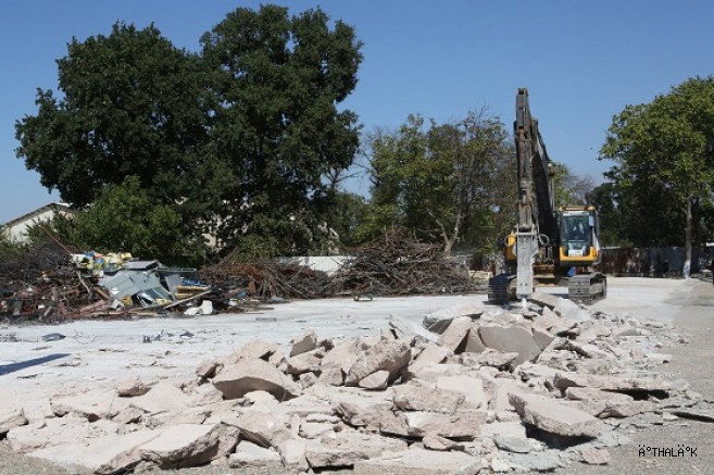 Alaaddinbey’de Kaçak Yapılara Temelden Müdahale