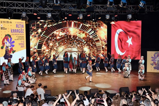 Altın Karagöz Halk Dansları Heyecanı Bursa’yı Sardı