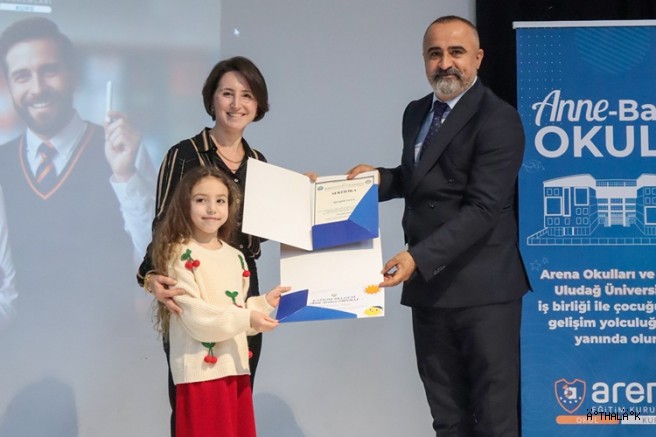 Arena Anne Baba  Okulu'nda Sertifika Heyecanı 