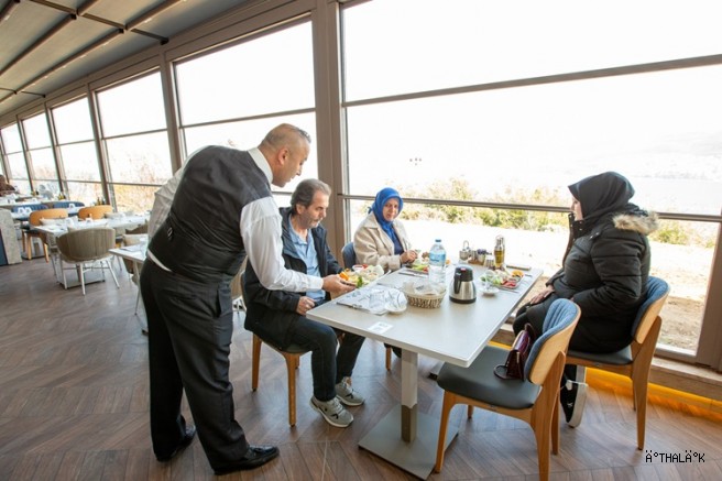 Atatepe Sosyal Tesisi Yenilenen Yüzüyle Hizmete Girdi