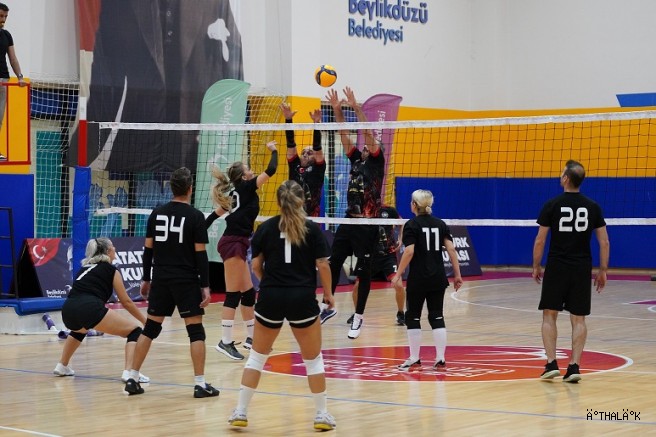 Atatürk Kupası Voleybola  Turnuvası Başladı