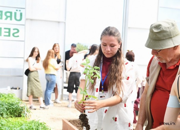 Avrupalı Öğrenciler Osmangazi’de Fide Dikti