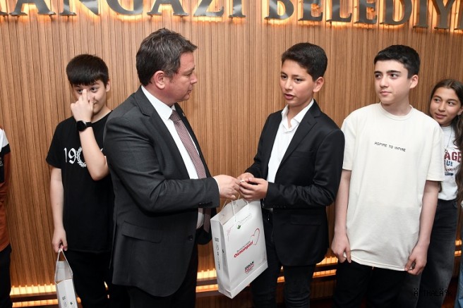 Başkan Aydın, LGS’ye Hazırlanan Öğrencileri Ağırladı