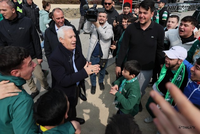 Başkan Bozbey, Bursaspor Taraftarlarıyla Şampiyonluk Heyecanını Paylaştı