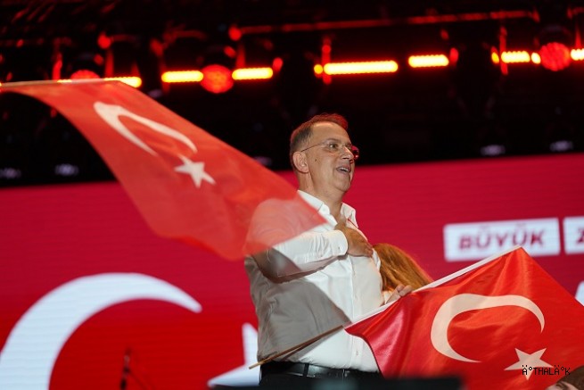 Başkan Çalık'tan Cumhuriyet Bayrımı Mesajı: "Cumhuriyet Bir Partiye Bir Kişiye Bir Zümreye ait Değildir"