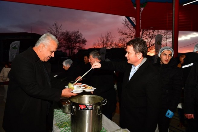 Başkan Erkan Aydın Panayır’da Vatandaşlarla Gönül Sofrasında Buluştu
