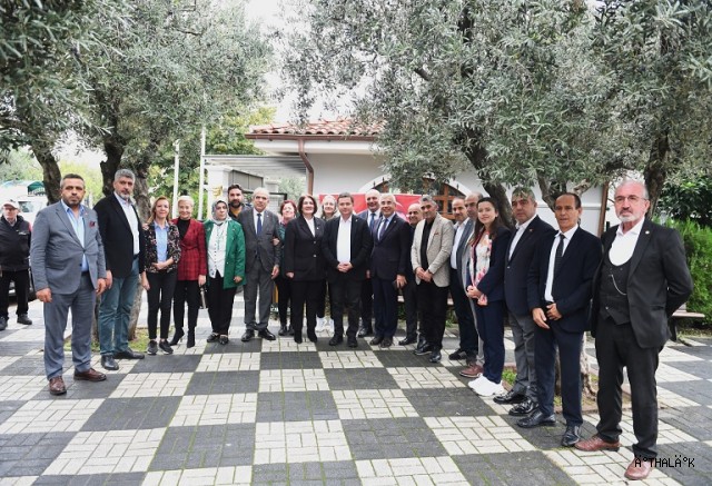 Başkan Erkan Aydın Yenibağlar Mahallesini Ziyaret Etti 