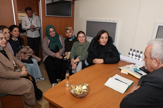 Başkan Şadi Özdemir, Balkan ve Kurtuluş Sakinlerini Dinledi