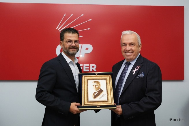 Başkan Şadi Özdemir'den CHP Nilüfer İlçe Yönetimine Hayırlı Olsun Ziyareti