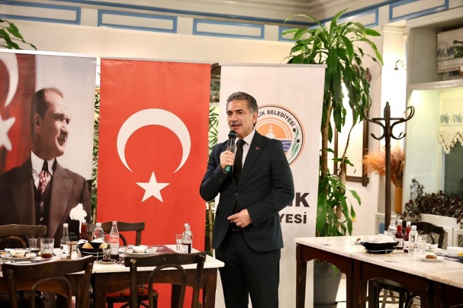 Başkan Şükrü Deviren Meclis Üyeleriyle İftarda Bir Araya Geldi