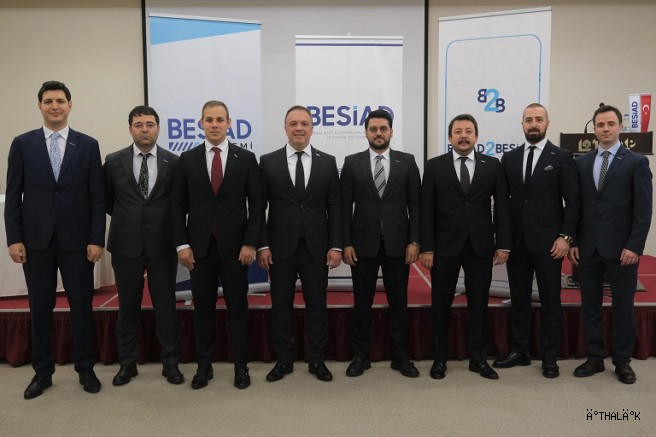 BESİAD'da Başkan Sinan Topuk Güven Tazeledi