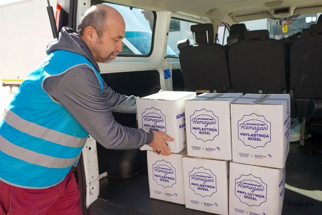 Beylikdüzü Belediyesi Ramazan'da İhtiyaç Sahibi Ailelerin Yanında 