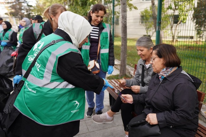 Beylikdüzü'nde Öğrencilerden Çevre Bilinci İçin  Örnek Davranış 