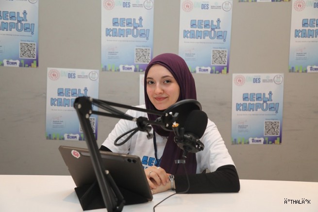 BTÜ Öğrencilerinden Bir İlk: Ders Notlarını Görme Engelli Öğrenciler İçin Seslendiriyorlar