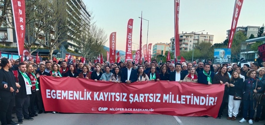 Bursa'da Binlerce Kişi Bozbey'e Destek İçin Yürüdü