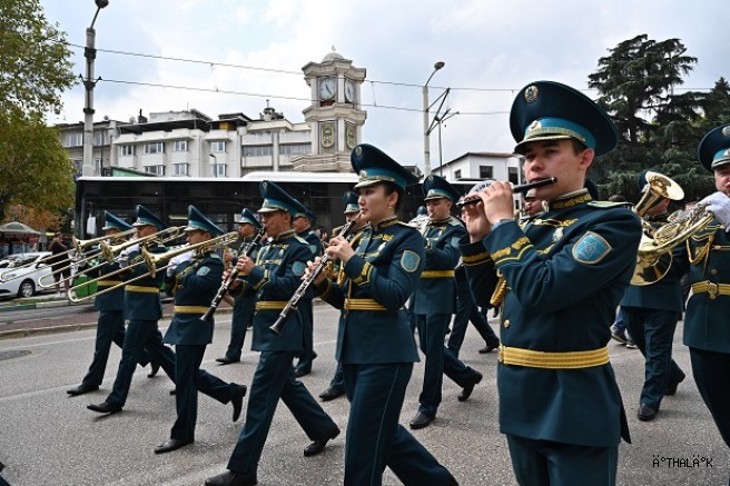 Bursa’da Hem Çok Renkli Hem Çok Sesli Festival
