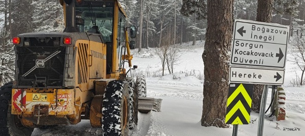 Bursa'da Kar Yağışı Başladı: Büyükşehir Ekipleri Sahada