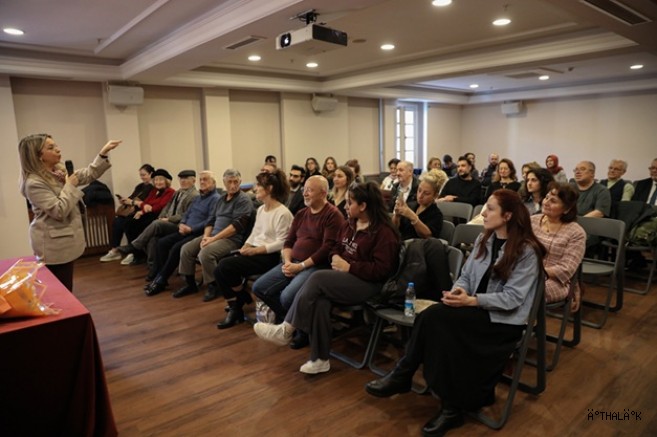 Bursa'da Sanat ve Düşüncenin Işığında Sevgi Konuşuldu