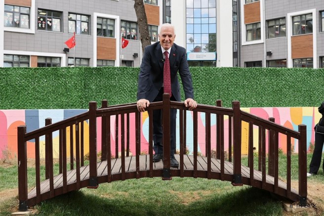 Bursa'da Sokaklar da Çocuklar da Gülümsüyor