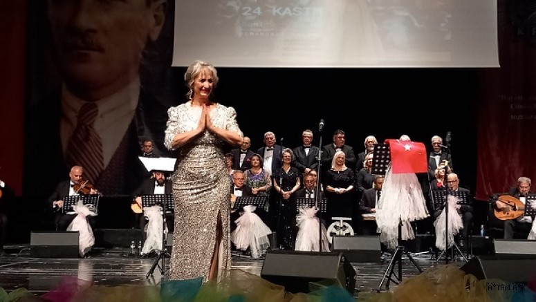 Bursa’daki Konserde Belediye Başkanı Parmak Isırttı