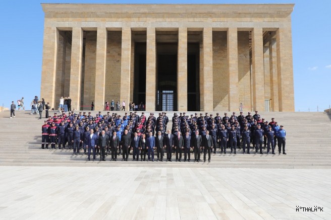 Bursa İtfaiyesi'nden Anıtkabir'e Ziyaret