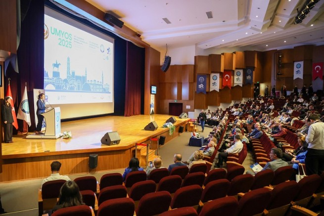 BUÜ’de Geleceğin Meslek Eğitimi Tartışıldı