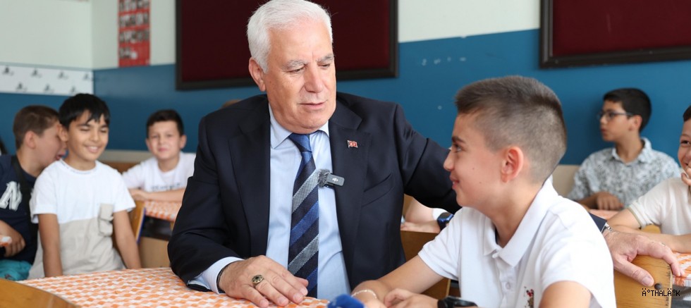 Büyükşehir'den Öğrencilere Eğitim Desteği