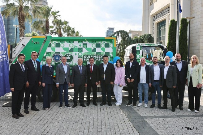 Büyükşehir’den Studeniçani Belediyesi’ne Çöp Kamyonu Desteği