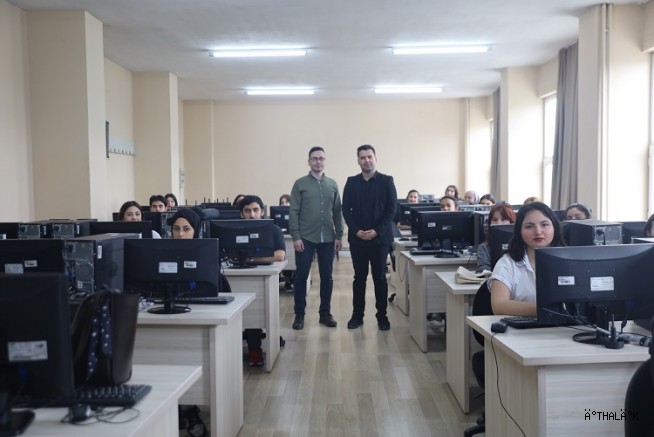 Büyükşehir’den Üniversitelilerin Gelişimine Destek