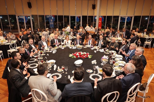 Büyükşehir Meclisi Ailesi Aynı Sofrada Buluştu