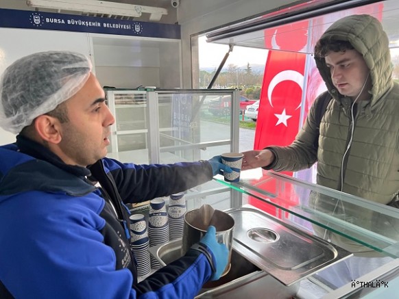 Büyükşehirden Öğrencilere Sıcak Çorba