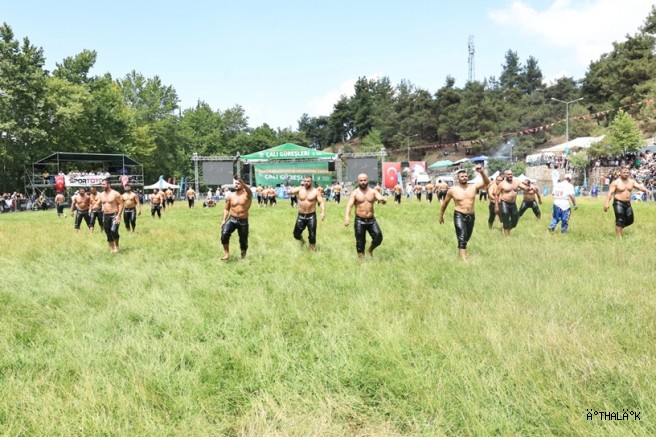 Çalı’da başpehlivan Mehmet Yeşil Yeşil Oldu