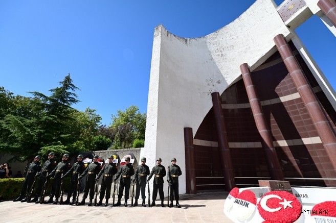 Celal Bayar Kabri Başında Anıldı