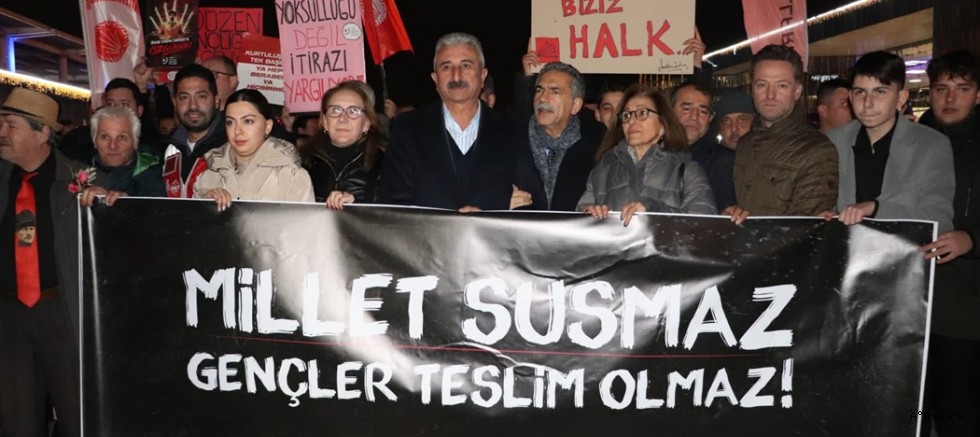 CHP Bursa Gençlik Kolları’ndan Bilge Kağan Şarbat’ın Tutuklanmasına Tepki