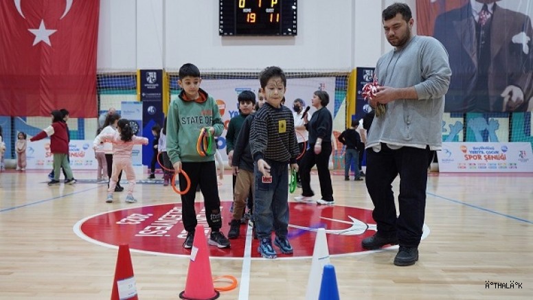Çocuklar Tatilin Tadını Sporla Çıkardı