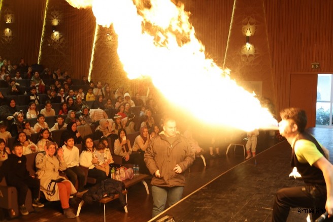 Çocuklar Yetenek Sirkiniz'i Heyecanla İzledi