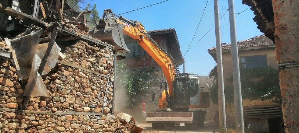 Daha Güvenli Bir Osmangazi İçin Metruk Binalar Yıkılıyor