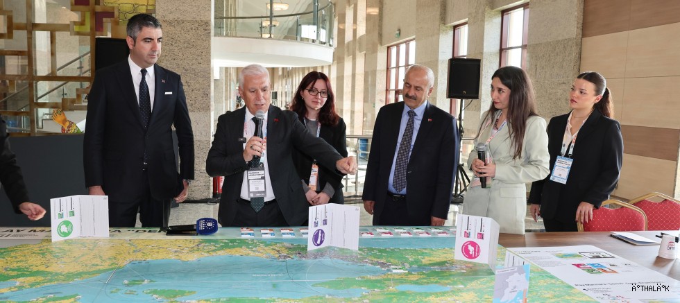 Denizden Çıkan Atıklar Marmara Forum’da Sergilendi