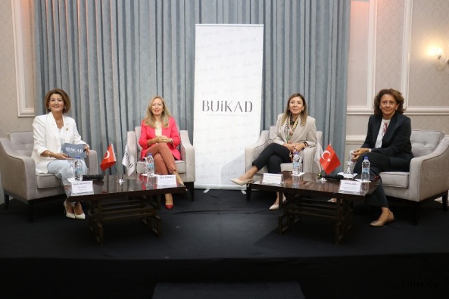 “Diplomasi Kadınlarla Daha Güçlü”