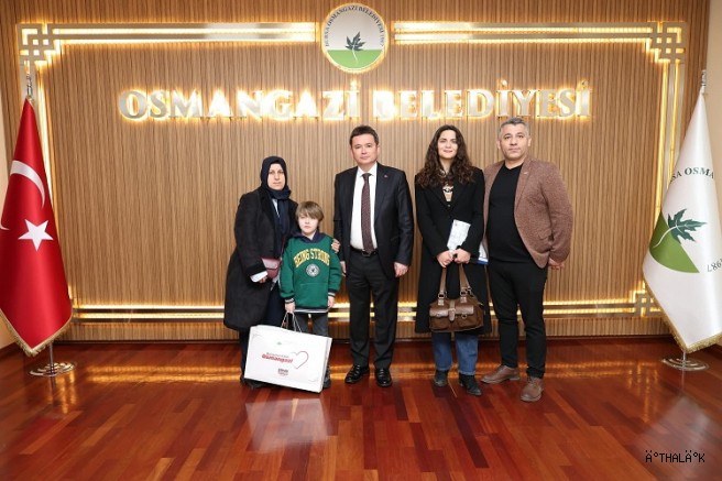 DMD Hastası Yağız Efe’ye Başkan Aydın’dan Destek