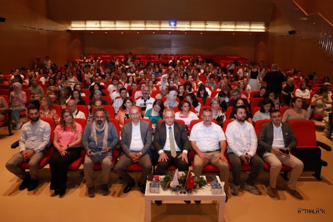 Eğitimde Dijital Dönüşüm ve Yapay Zekâ Teknolojileri Bursa’da Masaya Yatırıldı