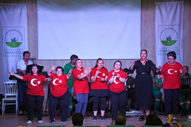 Engelli Bireylerden Osmangazi’de 30 Ağustos Zafer Bayramı Kutlaması