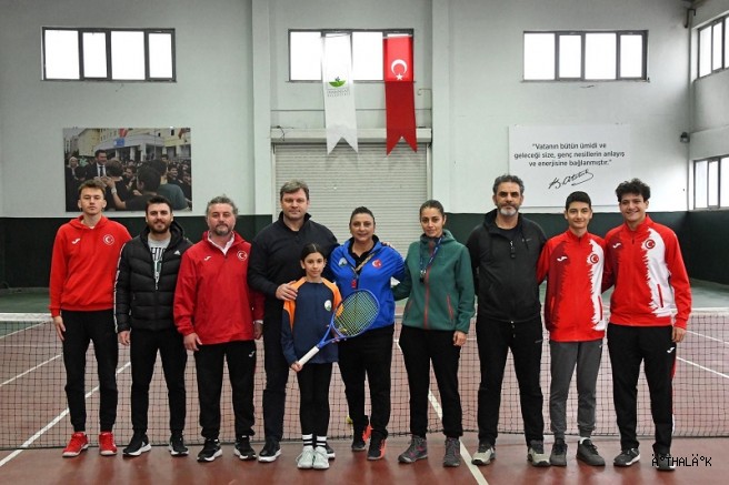Ertuğrul Sağlam’dan Genç Sporculara İlham Veren Ziyaret 