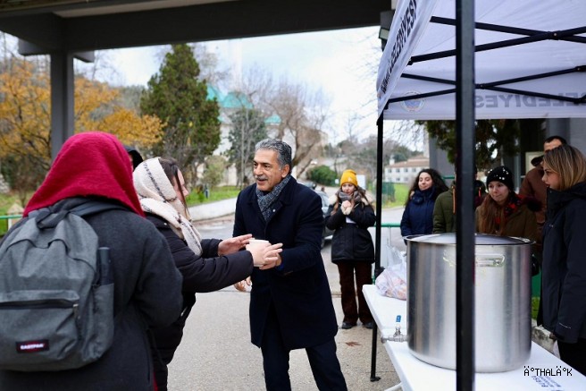 Gemlik Belediyesi BUÜ'de Öğrencilere Çorba İkramında Bulundu