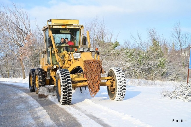 Gemlik Belediyesi’nden Yüksek Kesimlerde Karla Mücadele