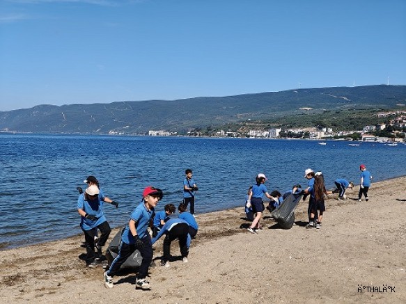 Gemlik Kent Konseyi  ve Ali Kütahya İlköğretim Okulu'ndan Anlamlı Çevre Etkinliği