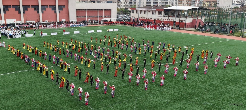 Gemlik’te 1470 Öğrenci Sanatla Buluşuyor